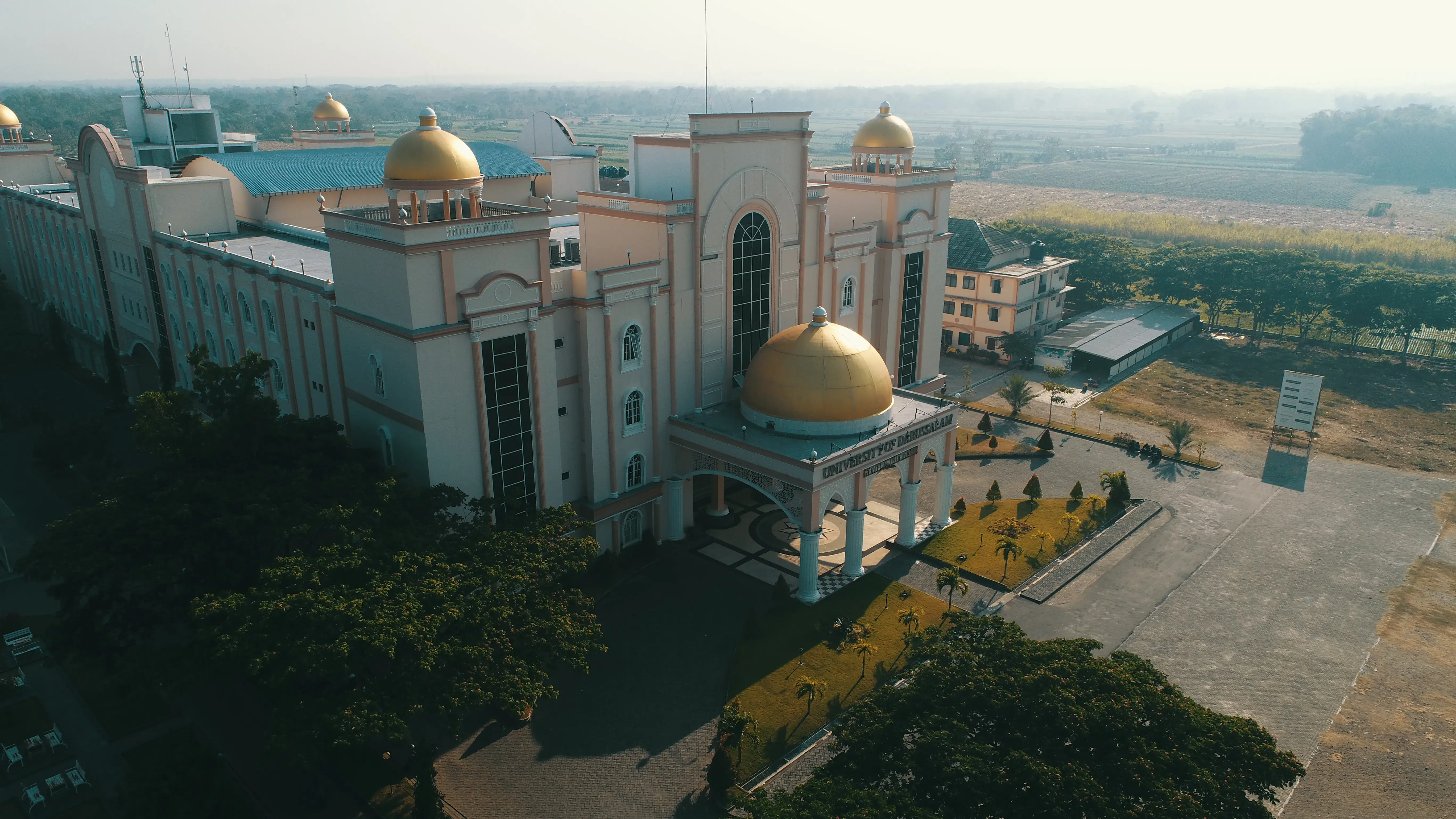 Gedung Terpadu UNIDA Gontor